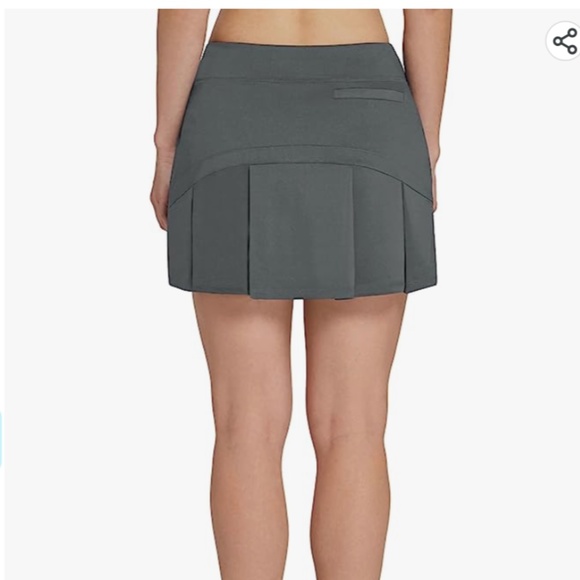 Women's Activewear Skirt, Gray, L, EUC, Pleat on back - Picture 2 of 11